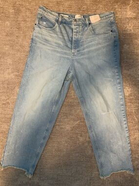 Universal Thread Women’s Straight Leg Jeans